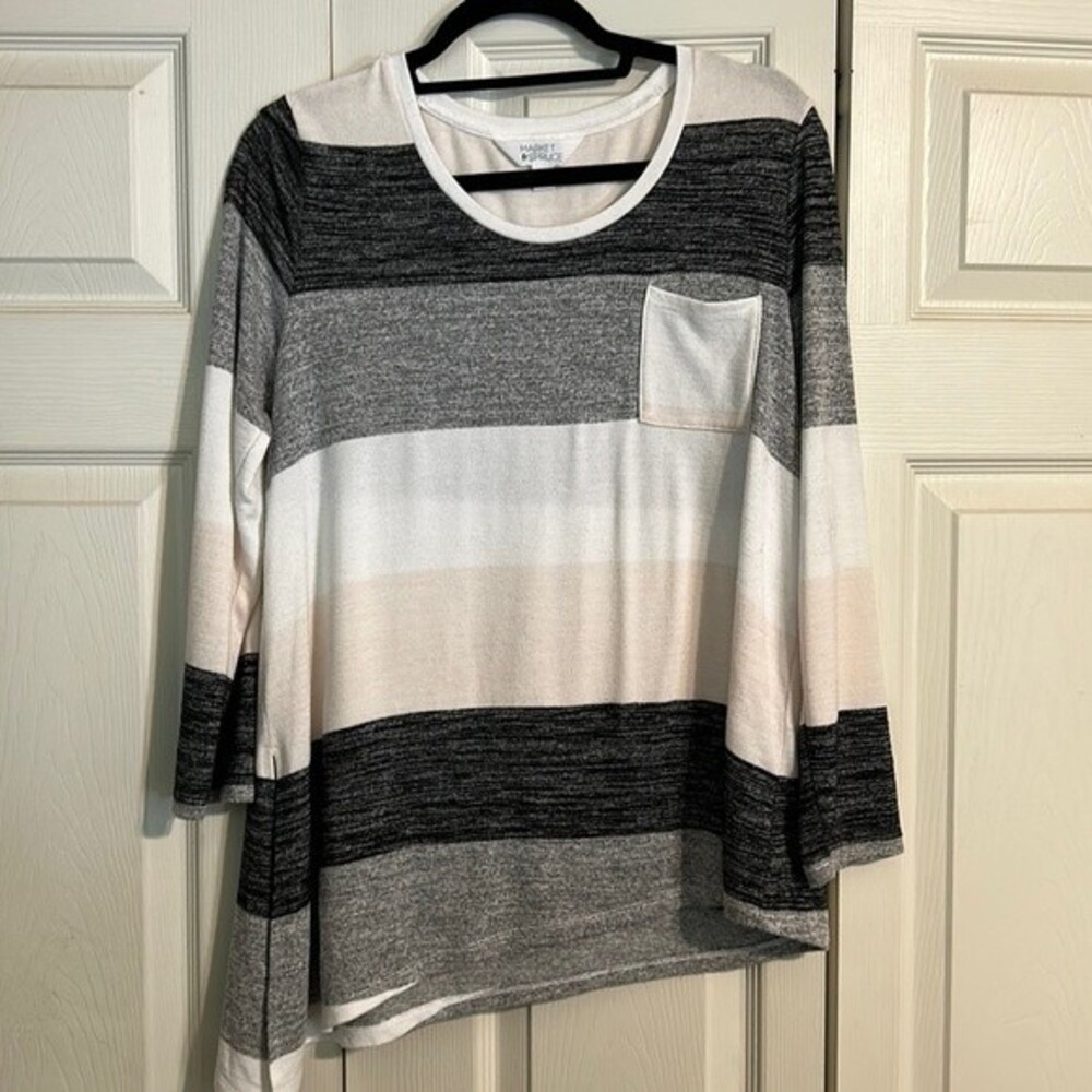 MARKET & SPRUCE Size Medium Cream White Gray Black Long Sleeve Asymmetrical Hem